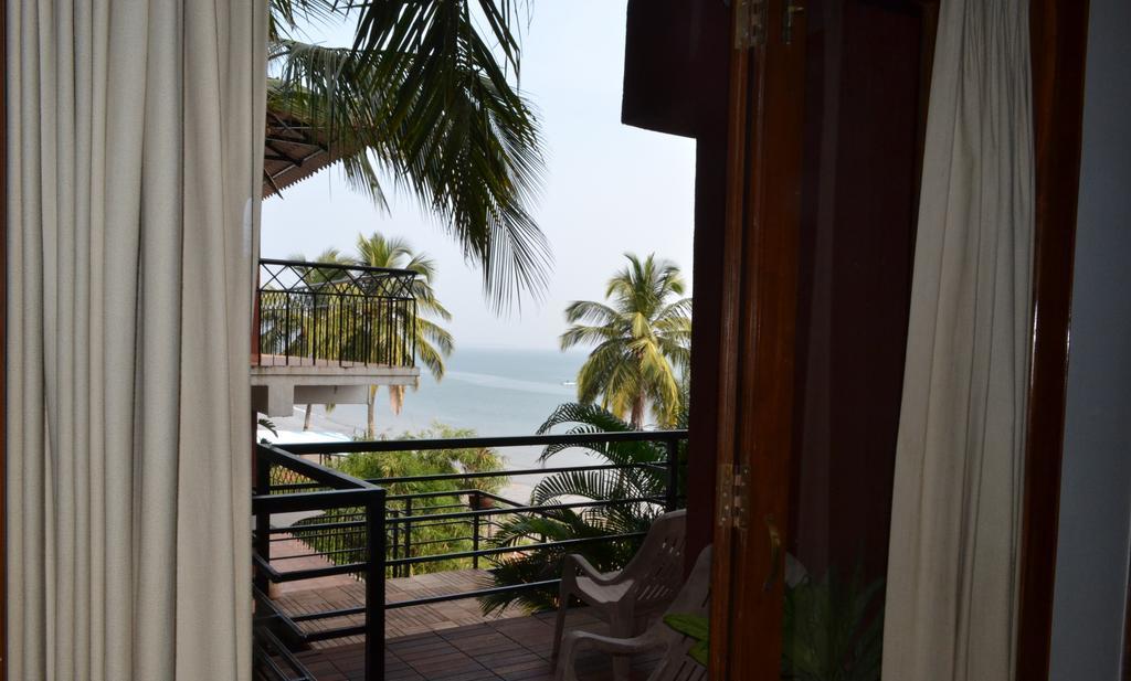 Casa Tropicana - Hotel & Homestays باناجي الغرفة الصورة